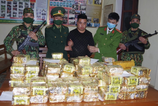 Nghe An border guards crack down on drug rings -0