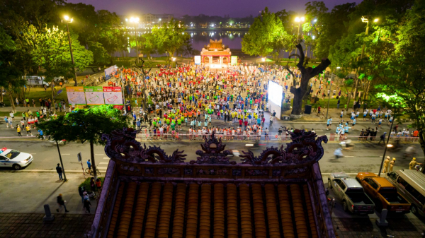 Hơn 4.000 người cùng chạy “Vì một Huế xanh” -0