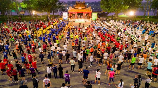 Over 4,000 people run for environment in Hue -0