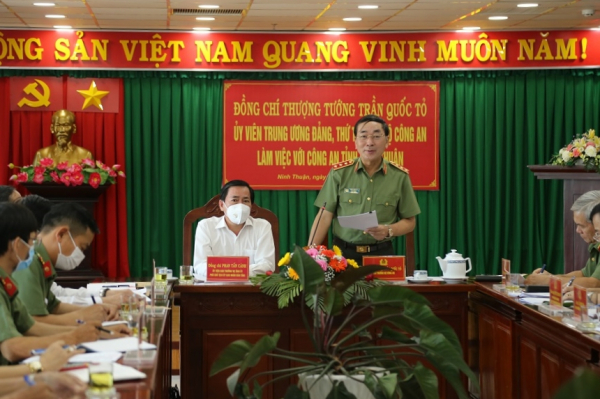 MPS leader works with Ninh Thuan police -0
