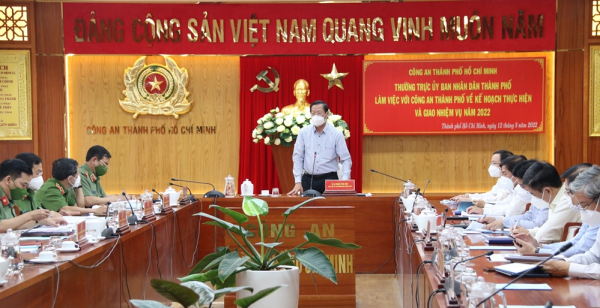 Thường trực UBND TP Hồ Chí Minh làm việc với Công an thành phố và giao nhiệm vụ năm 2022 -0