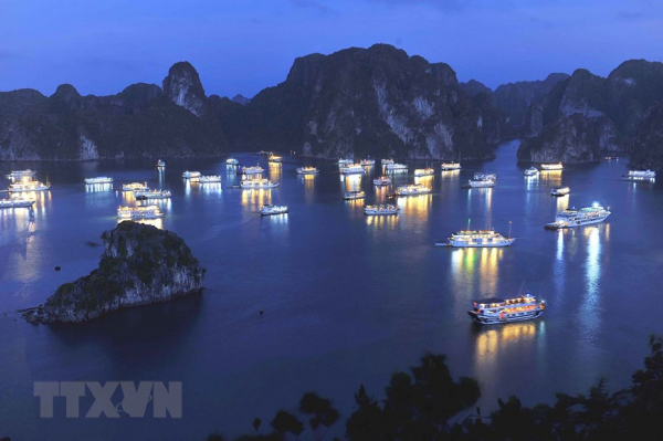 A look into beautiful Vietnam's Halong Bay -8