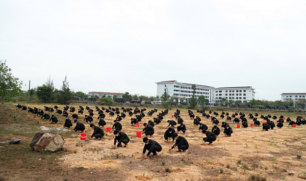 Phát huy vai trò xung kích, tình nguyện của tuổi trẻ Cảnh sát cơ động -0