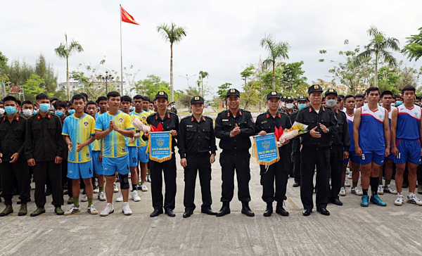 Phát huy vai trò xung kích, tình nguyện của tuổi trẻ Cảnh sát cơ động -0