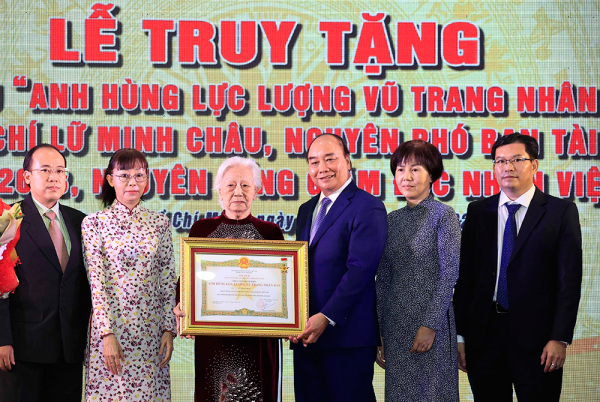 Chủ tịch nước dự lễ truy tặng danh hiệu Anh hùng LLVTND cho đồng chí Lữ Minh Châu -0