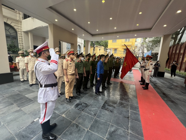 Đoàn viên, thanh niên Công an TP Hà Nội đạp xe tới các “địa chỉ đỏ”  -1