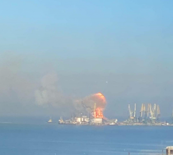 Ukraine tuyên bố đánh chìm tàu đổ bộ Nga ở biển Azov -0