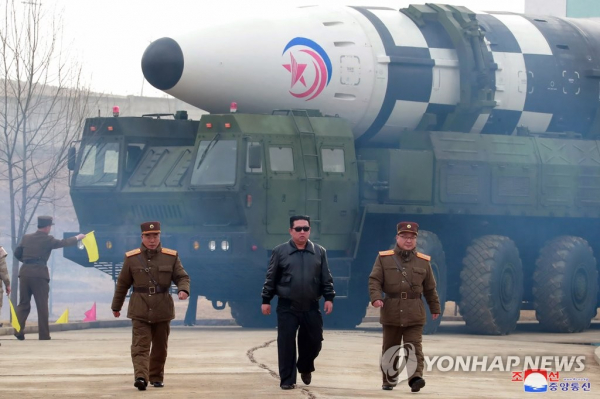 Đích thân ông Kim Jong-un chỉ đạo vụ phóng ICBM uy lực nhất -0