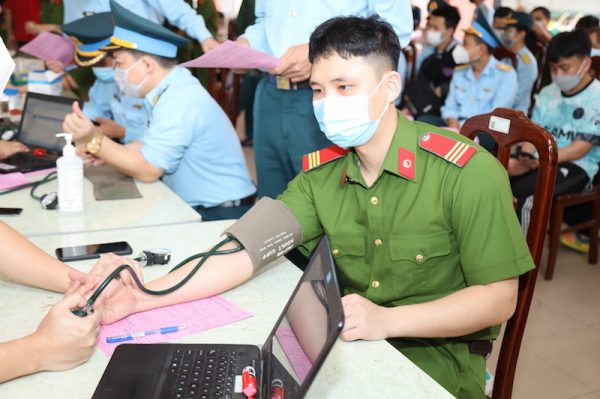 Tuổi trẻ khối cơ quan Bộ Tư lệnh Cảnh sát cơ động hiến 300 đơn vị máu vì cộng đồng -2