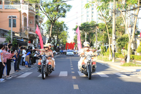Hàng trăm CBCS Công an tỉnh Thừa Thiên-Huế tham gia giải chạy vũ trang - việt dã -0