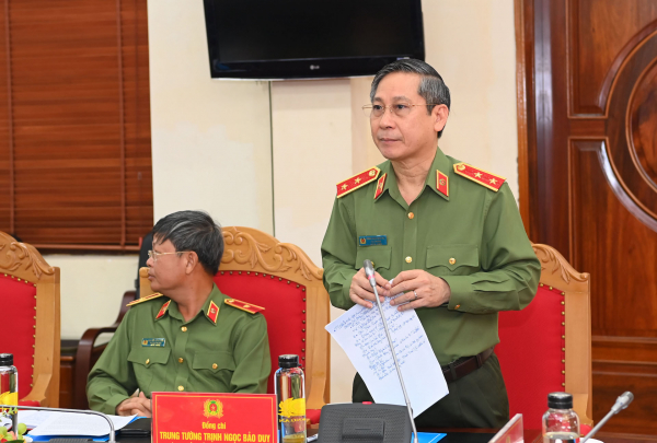 Thứ trưởng Lê Văn Tuyến làm việc tại Cục Kế hoạch và Tài chính -0