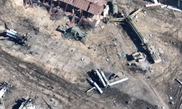 Nga công bố hình ảnh trận địa S-300 lớn của Ukraine bị phá hủy -0