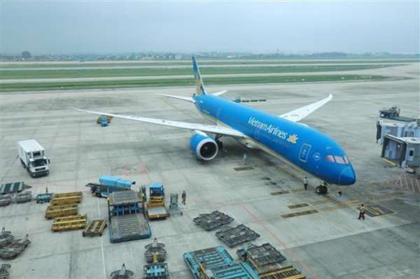 Six flights bring home 1,700 Vietnamese people from Ukraine -0