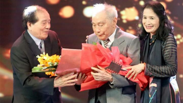 nhà biên kịch hoàng tích chỉ được nhà nước tặng giải thưởng hồ chí minh về văn học nghệ thuật cho tác phẩm trên vĩ tuyến 17.png -0
