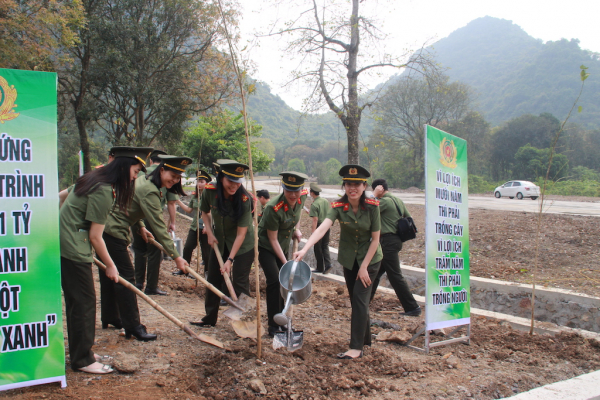 Cục An ninh chính trị Nội bộ phối hợp với Công an tỉnh Hà Nam tổ chức Tết trồng cây năm 2022 -1