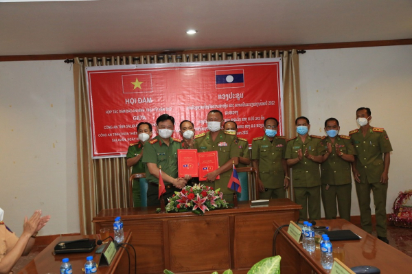 Ký kết biên bản ghi nhớ an ninh trật tự giữa Việt Nam- Lào -0