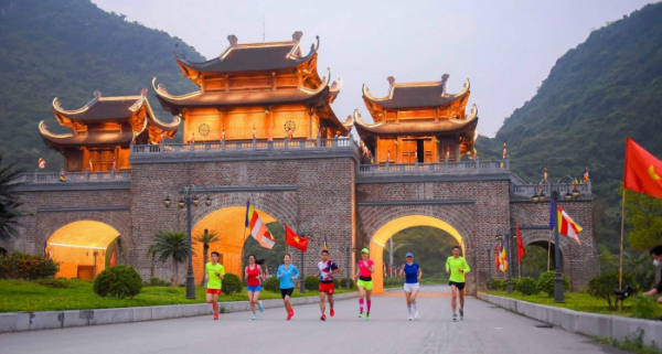 Vietnam to host first national marathon for traffic safety -0