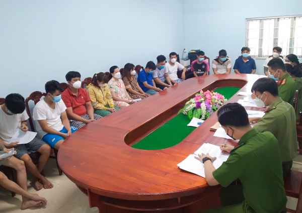 các đối tượng tại cơ quan công an.jpg -0