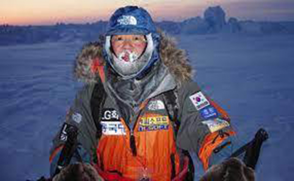 Nhà leo núi châu Á đầu tiên chinh phục 14 ngọn núi cao nhất -0