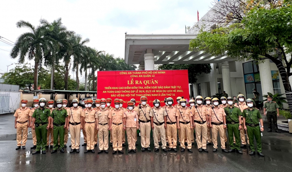 Công an TP Hồ Chí Minh đồng loạt ra quân bảo đảm TTATGT dịp Lễ 30/4, 1/5…  -0