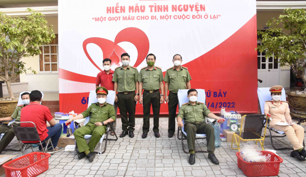 Công an tỉnh Cà Mau tham gia hiến máu tình nguyện -0