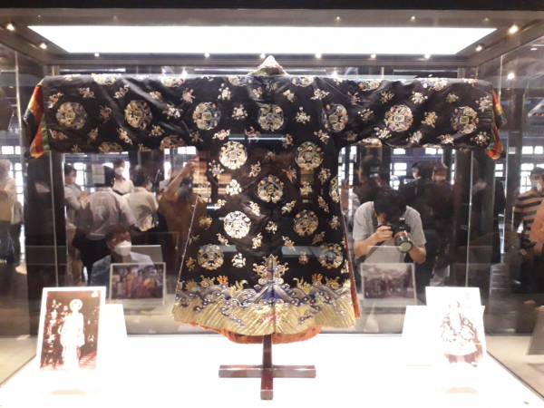 Chiêm ngưỡng 2 cổ vật triều Nguyễn trị giá hàng chục tỷ đồng được trưng bày tại Huế -7