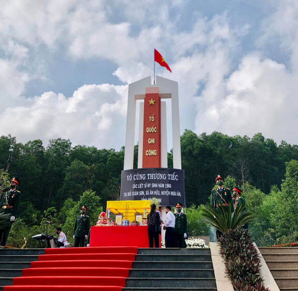 Phó Chủ tịch nước Võ Thị Ánh Xuân dự lễ truy điệu 60 hài cốt liệt sỹ ở huyện Hoài Ân -0