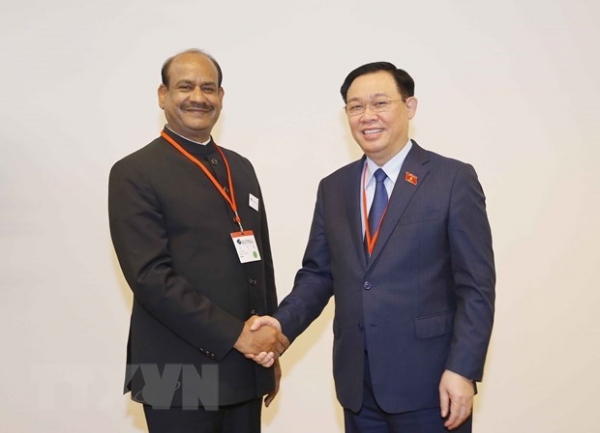 Chủ tịch Hạ viện Ấn Độ đến Hà Nội, bắt đầu thăm chính thức Việt Nam -0