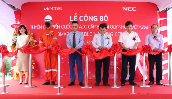 Viettel công bố cập bờ tuyến cáp ADC, băng thông lớn nhất Việt Nam -1