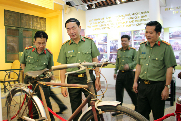Thứ trưởng Trần Quốc Tỏ làm việc tại Công an tỉnh An Giang -1