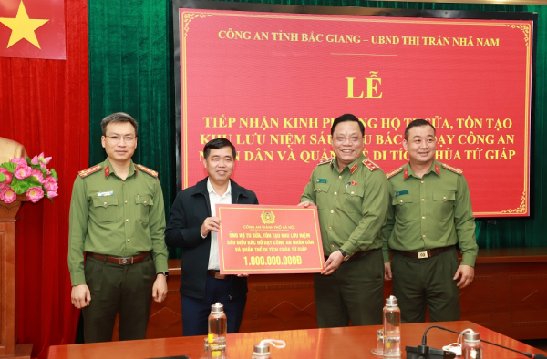 Công an tỉnh Bắc Giang tiếp nhận gần 2 tỷ đồngkinh phí hỗ trợ xây dựng, tu bổ Khu di tích  Sáu điều Bác Hồ dạy CAND  -0