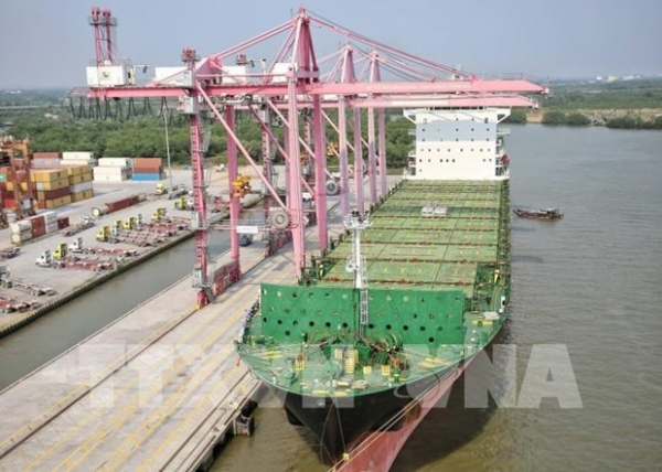 Vietnamese, French firms launch joint venture providing barge services -0