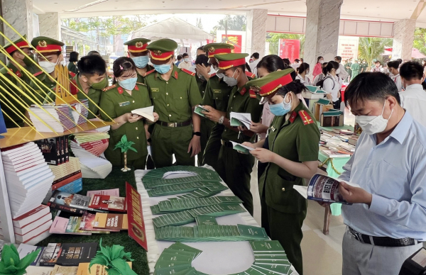Khai mạc Ngày Sách và Văn hóa đọc Việt Nam năm 2022 tại Bến Tre -0