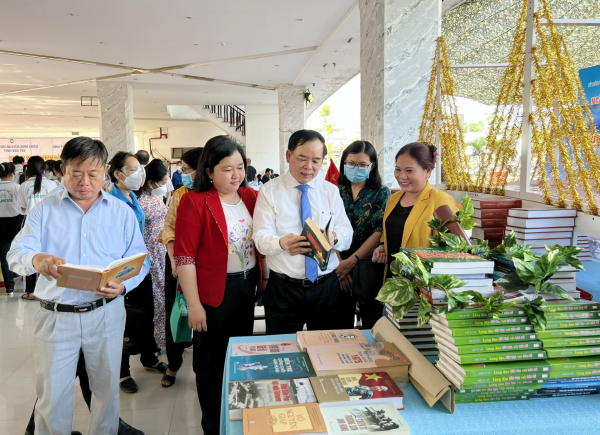 Khai mạc Ngày Sách và Văn hóa đọc Việt Nam năm 2022 tại Bến Tre -1
