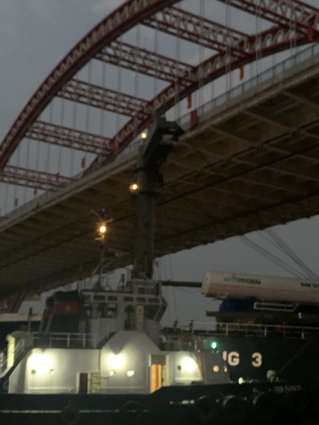 Tàu biển 12.000 DWT suýt va vào cây cầu hiện đại nhất Hải Phòng -0