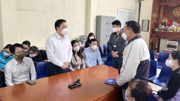 Lãnh đạo TP Hà Nội thăm hỏi, hỗ trợ gia đình bị hỏa hoạn tại nhà B9, tập thể Kim Liên -0