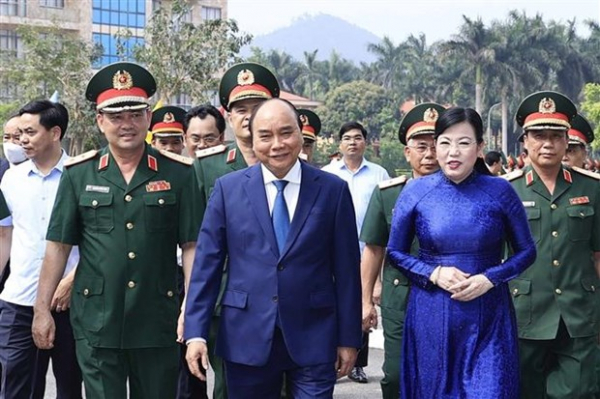 Chủ tịch nước Nguyễn Xuân Phúc thăm và làm việc tại Quân khu 1 -0