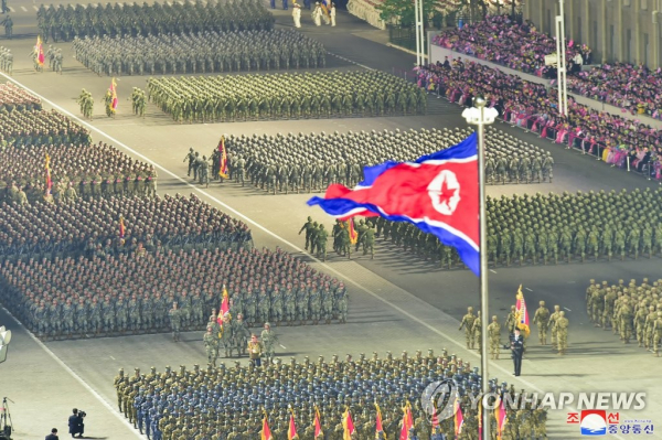 Triều Tiên công bố loạt ảnh cuộc duyệt binh hoành tráng trong đêm -4