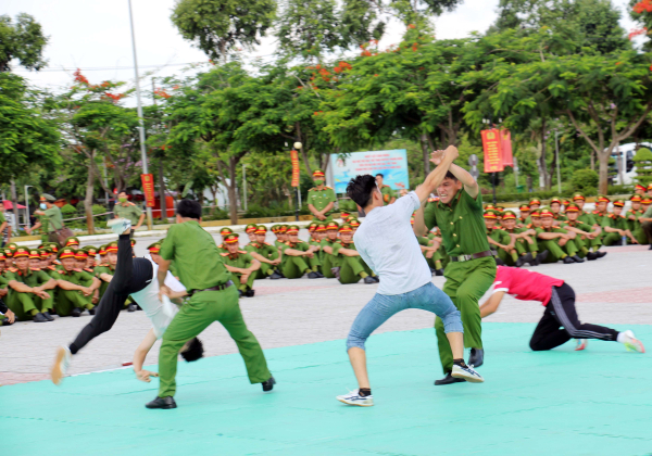 Khai mạc Hội thi điều lệnh, bắn súng, võ thuật CAND -0