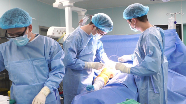 Phẫu thuật khớp gối chính xác 98% nhờ “Thước ngắm phẫu thuật” “made in Vietnam” -0