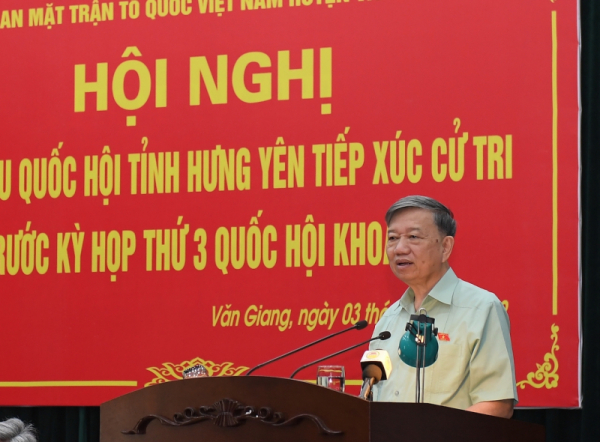 Minister To Lam meets voters in Hung Yen before NA’s 3rd session -0