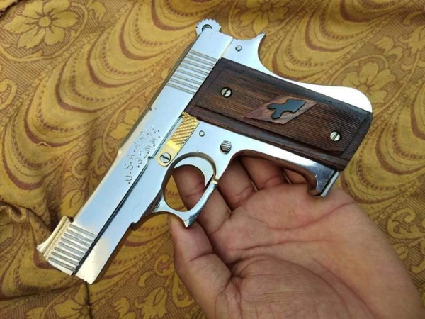 Ác mộng súng đạn trên đường phố Ấn Độ -0