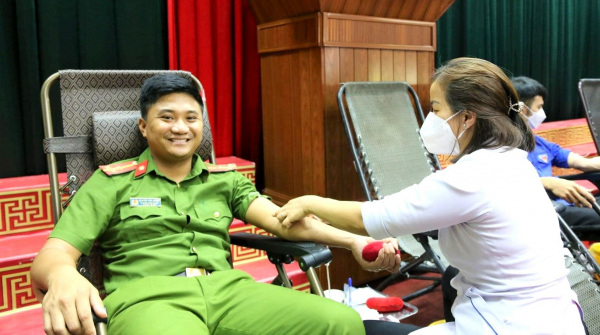 Trưởng Công an xã 28 lần hiến máu tình nguyện -0