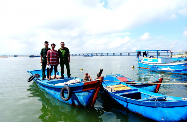               Gặp công dân bốn ngày cứu vớt hai người nhảy cầu tự tử -0