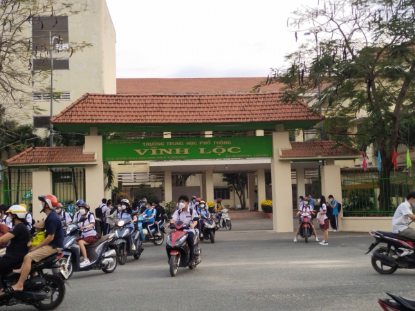 Hàng loạt sai phạm về quản lý, giảng dạy tại trường THPT Vĩnh Lộc-TP Hồ Chí Minh -0