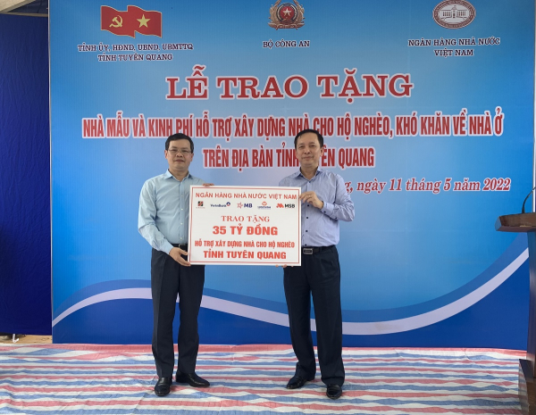 Bộ Công an trao tặng nhà và kinh phí hỗ trợ xây dựng nhà cho các hộ nghèo tại Tuyên Quang -0