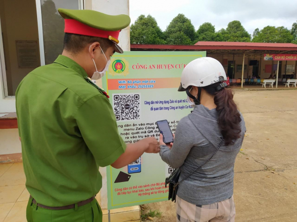 Dùng mã QR giải quyết thủ tục hành chính tại huyện Cư Kuin -0