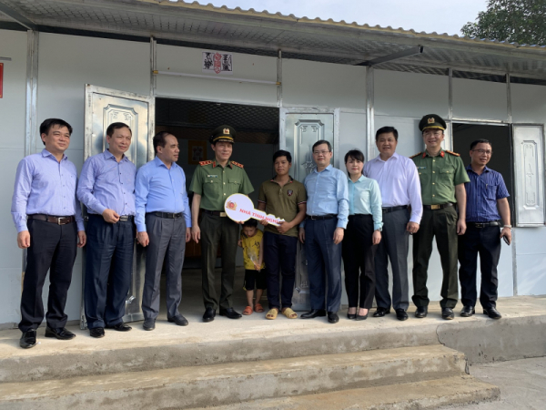 MPS supports housing project for 1,400 poor families in Tuyen Quang province -0