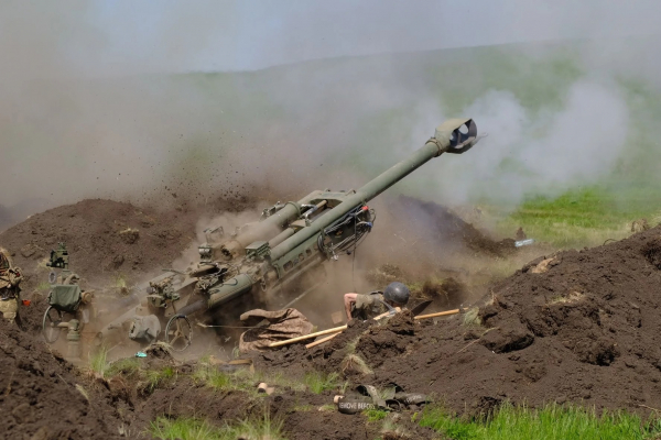Nga phá hủy khẩu đội pháo M777 Howitzer Mỹ ở Ukraine -0