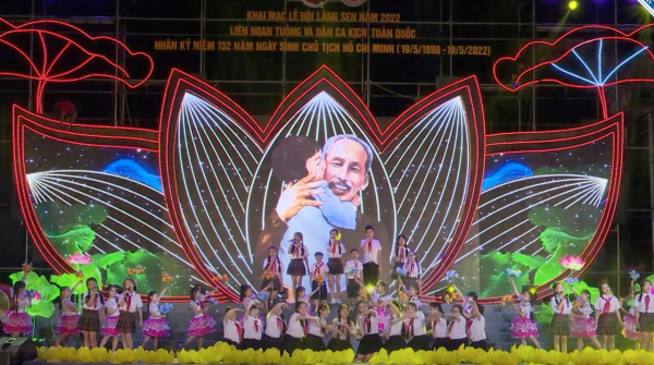 Lan toả nhiều giá trị văn hoá Chủ tịch Hồ Chí Minh từ Lễ hội Làng Sen -0